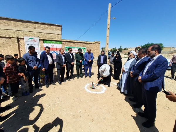 آیین کلنگ زنی مدرسه شش&zwnj; کلاسه شهرک وحدت در شهرستان دهلران