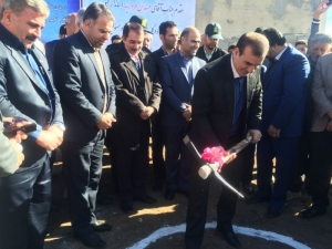 کلنگ زنی دبستان 6 کلاسه ی روستای &laquo;پاکل&raquo; با همت بانک کشاورزی